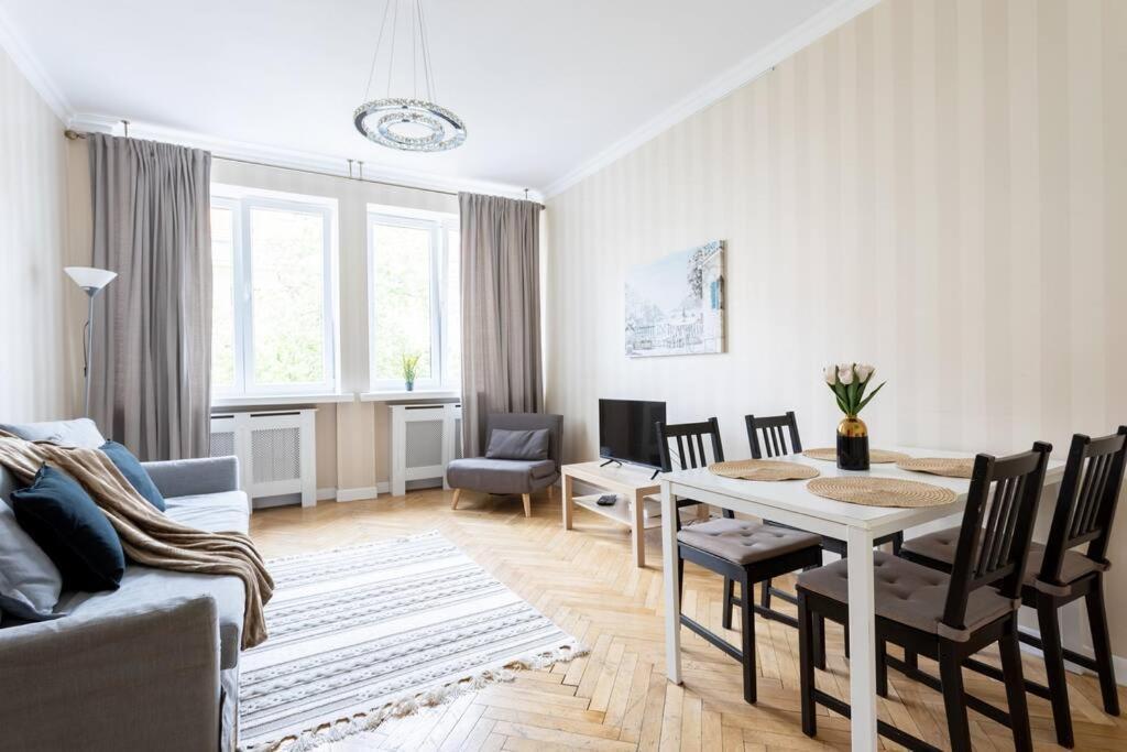 Close-central - Great Location - Big And Bright Apartment&nowy Swiat Leilighet Warszawa